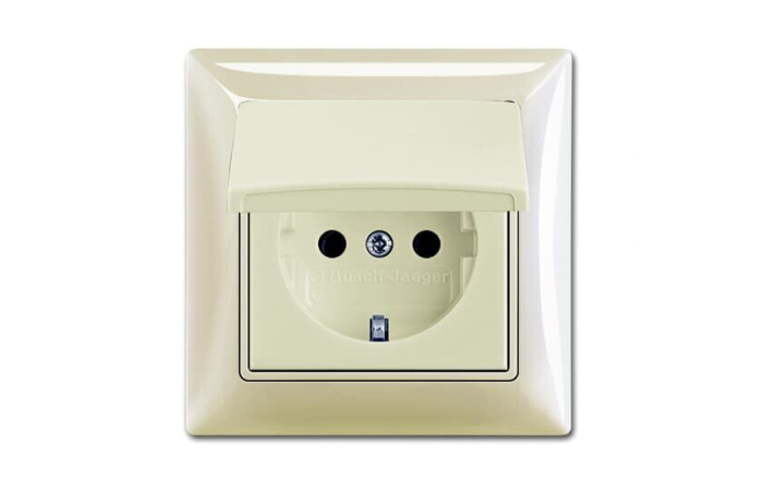 20EUCKD-92-507 1-NE PISTIKUPESA IP44 KOMPAKTNE RAAMIGA BEEZ BASIC55